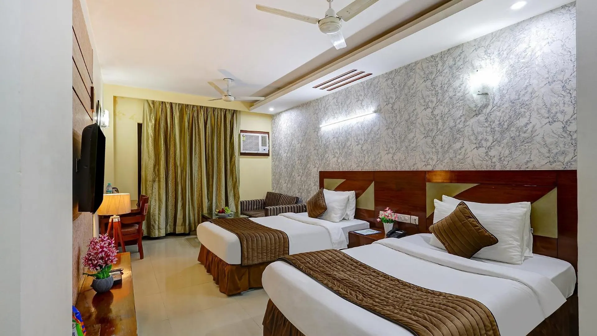 Fabhotel B Stays Hotel
