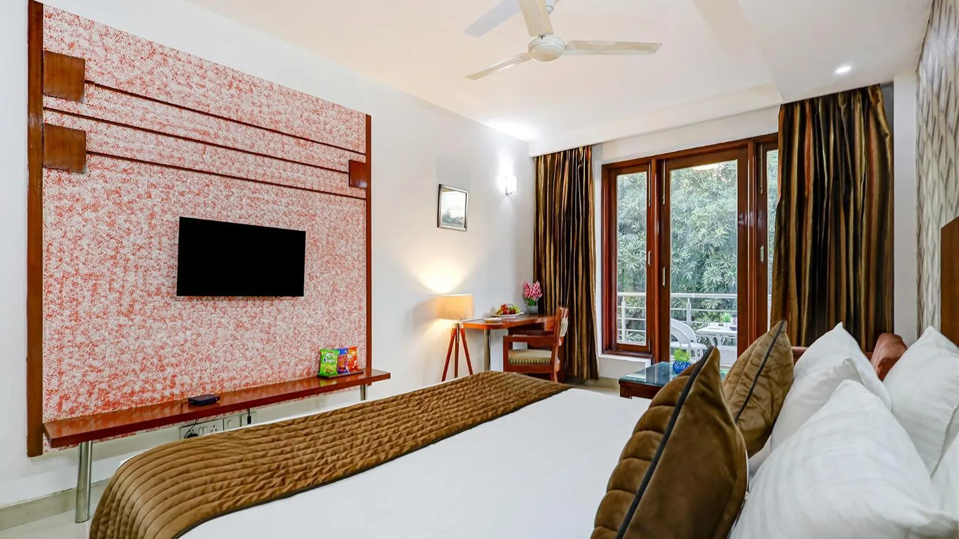 Fabhotel B Stays India